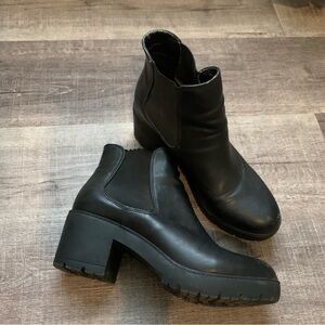 Steve Madden Chelsea boots